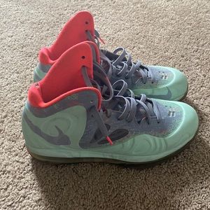 Mens Nike Rondo. Size 10.